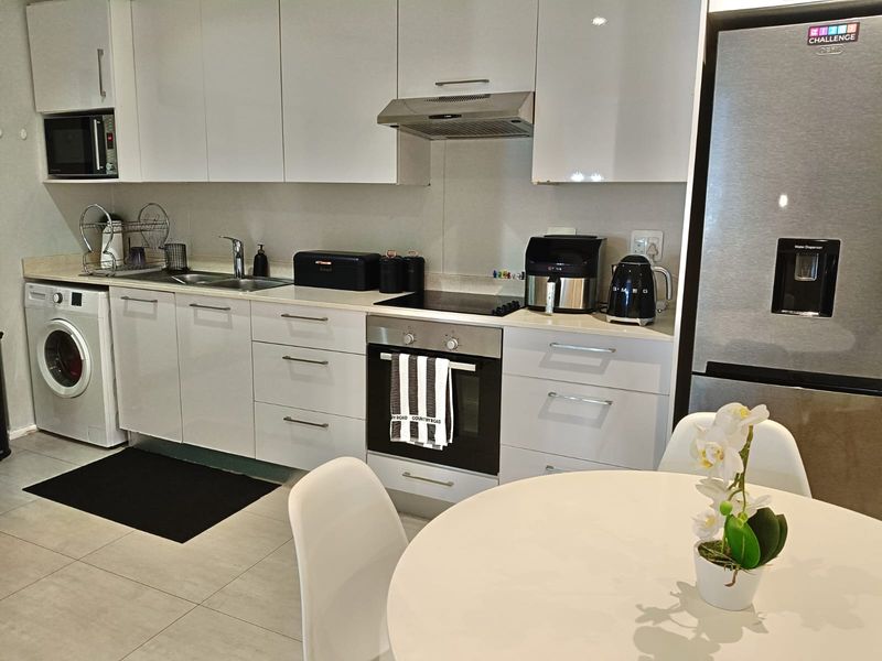Modern pet friendly apartment in the heart of Ballito - Photo 1