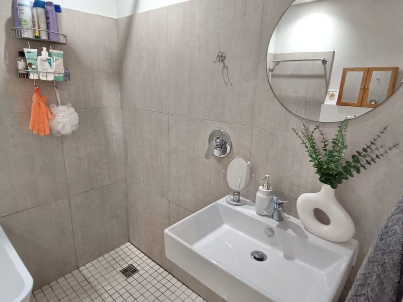 Modern pet friendly apartment in the heart of Ballito - Photo 8