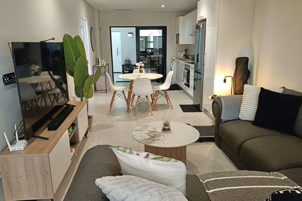 Modern pet friendly apartment in the heart of Ballito - Photo 2