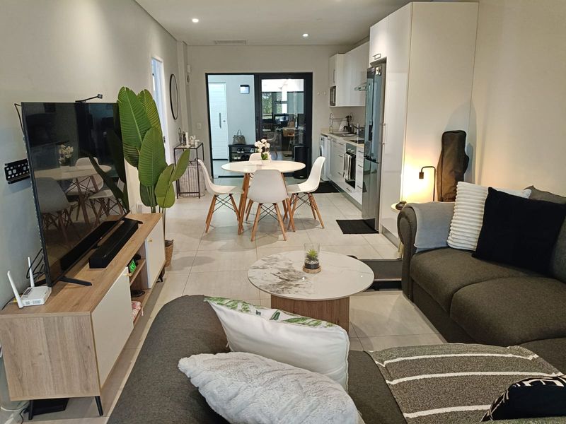 Modern pet friendly apartment in the heart of Ballito - Photo 2