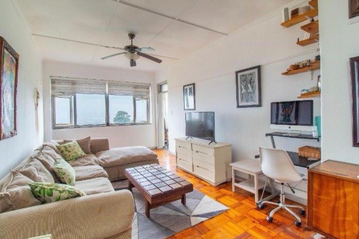 Beautiful Harbour Views -Top Floor Apartment - Photo 5