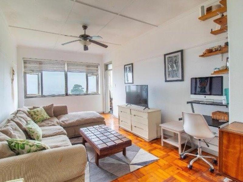 Beautiful Harbour Views -Top Floor Apartment - Photo 5