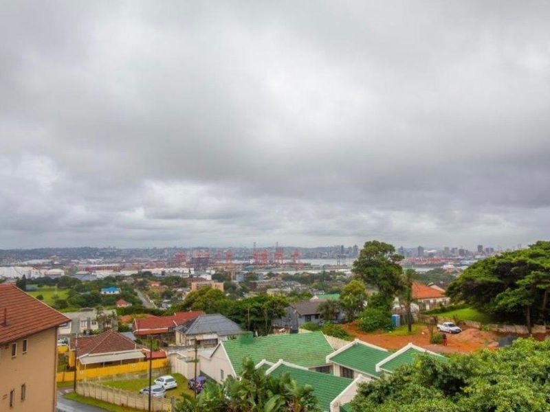 Beautiful Harbour Views -Top Floor Apartment - Photo 4