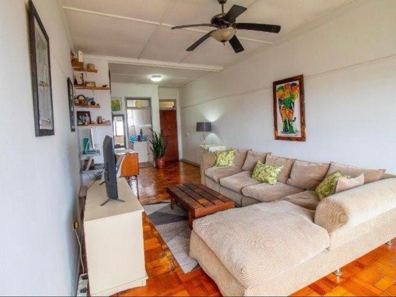 Beautiful Harbour Views -Top Floor Apartment - Photo 1
