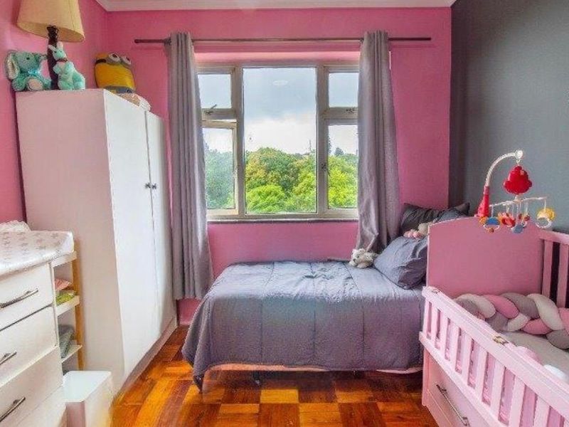 Beautiful Harbour Views -Top Floor Apartment - Photo 10