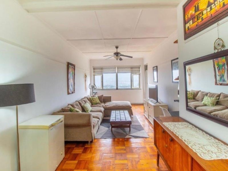Beautiful Harbour Views -Top Floor Apartment - Photo 6