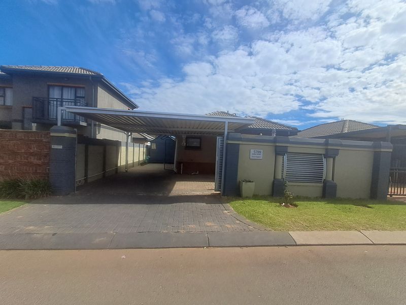 Move-In Ready Gem in Leopards Rest Lifestyle Estate - Photo 2