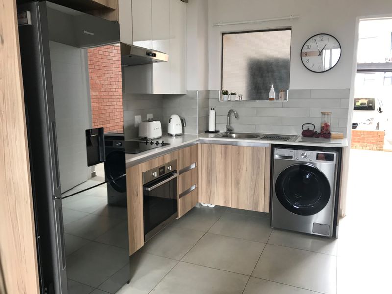 1-Bedroom and 1-bathroom - Photo 2