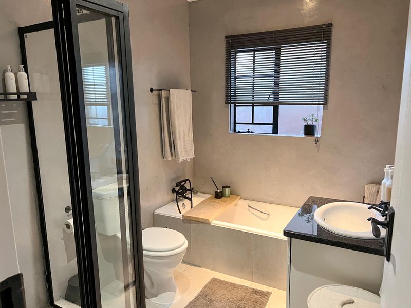 3‐Bedroom, 2‐Bathroom, 2‐Garage - Photo 4