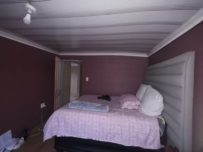 Charming 2-bedroom townhouse in Sebokeng Central, perfect for families or investors—don't miss out! - Photo 9