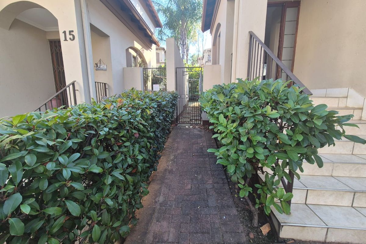 An Extra-Large Family Cluster You'll Love Coming Home To - Photo 2