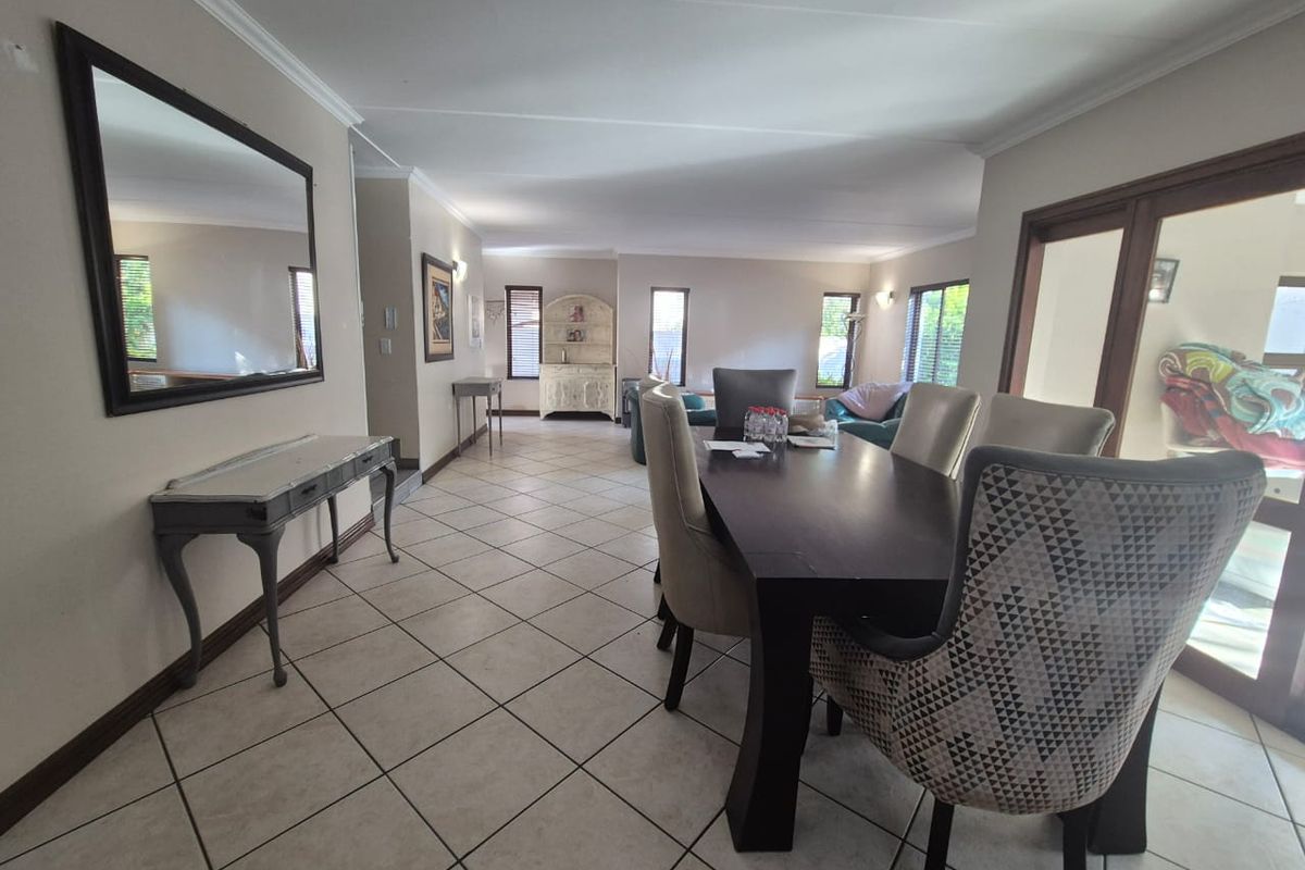 An Extra-Large Family Cluster You'll Love Coming Home To - Photo 5