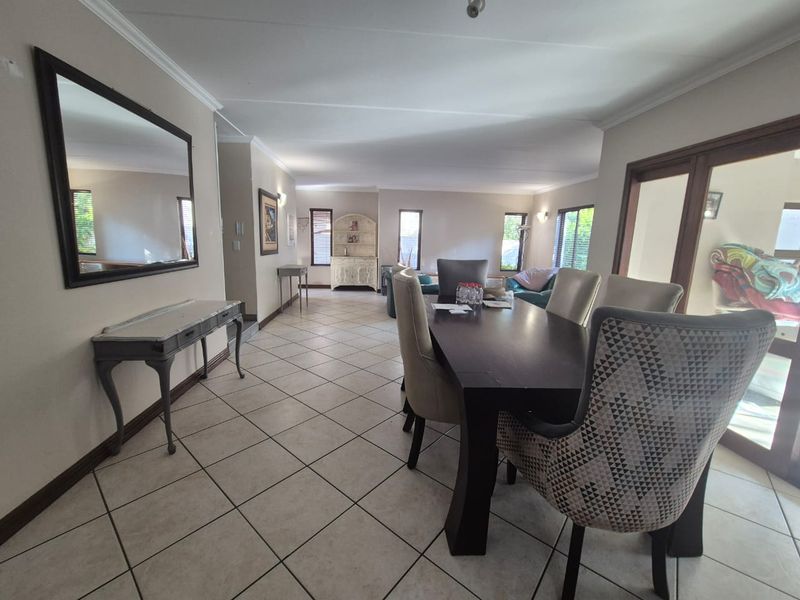 An Extra-Large Family Cluster You'll Love Coming Home To - Photo 5