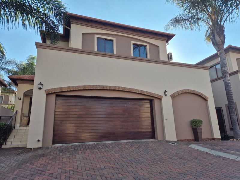 An Extra-Large Family Cluster You'll Love Coming Home To - Photo 1