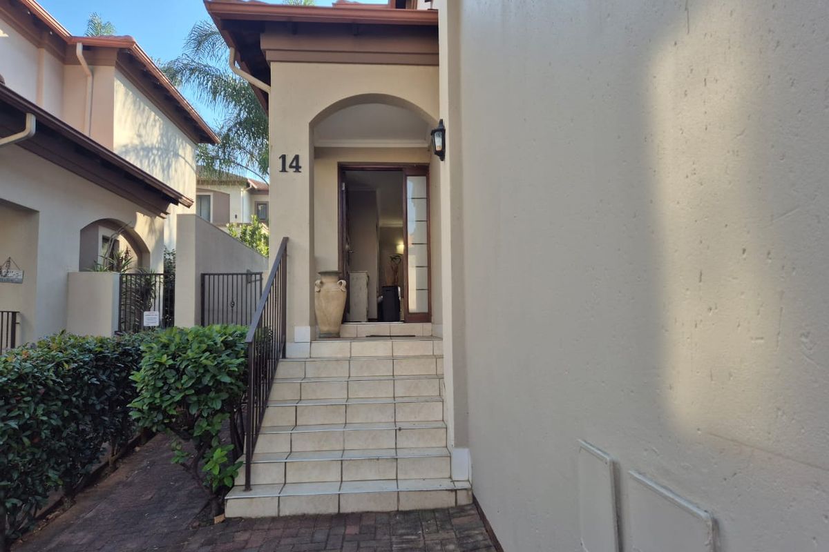 An Extra-Large Family Cluster You'll Love Coming Home To - Photo 3