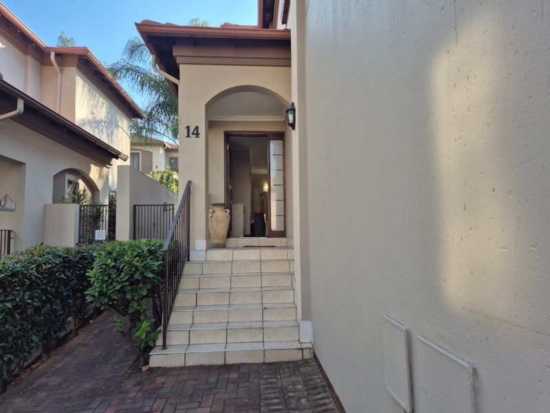 An Extra-Large Family Cluster You'll Love Coming Home To - Photo 3