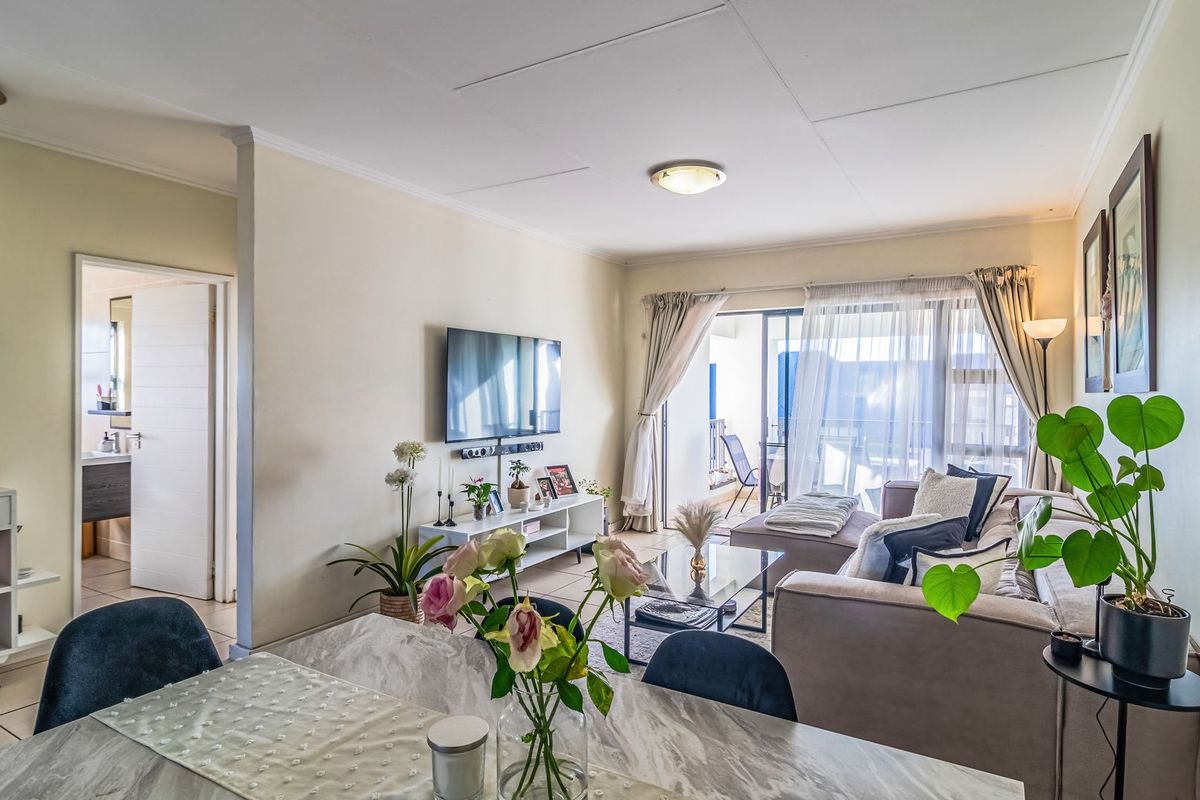 Modern Top-Floor Living with Stunning Views! - Photo 5