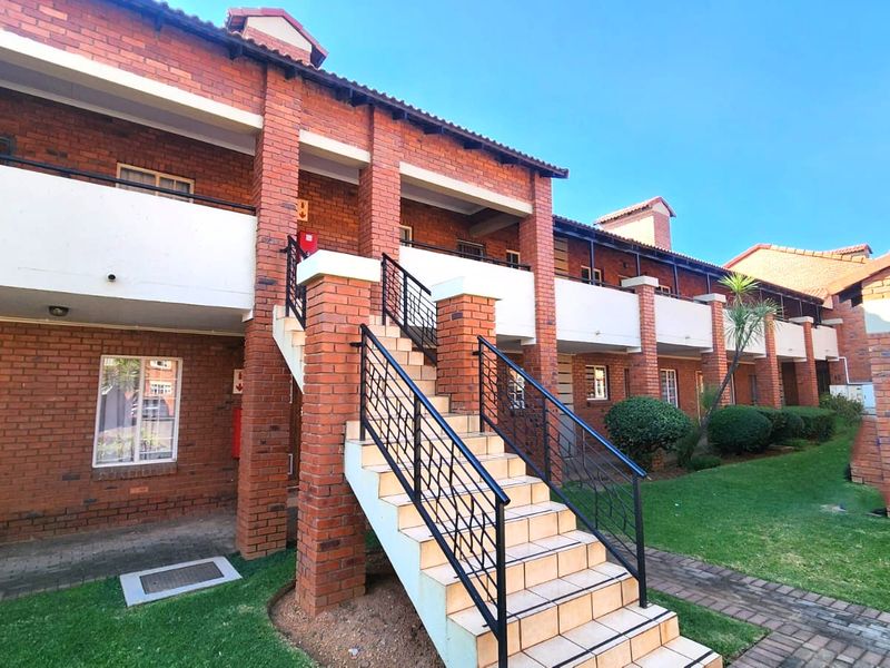 Spacious 2-Bedroom Unit in Secure Estate - Photo 1