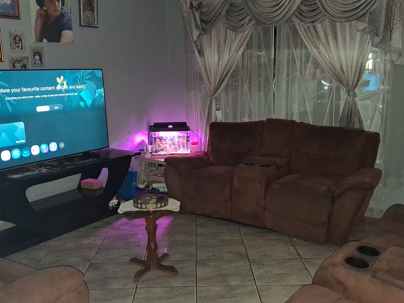 Spacious Family Home in Rensburg, Heidelberg Gauteng - Photo 2