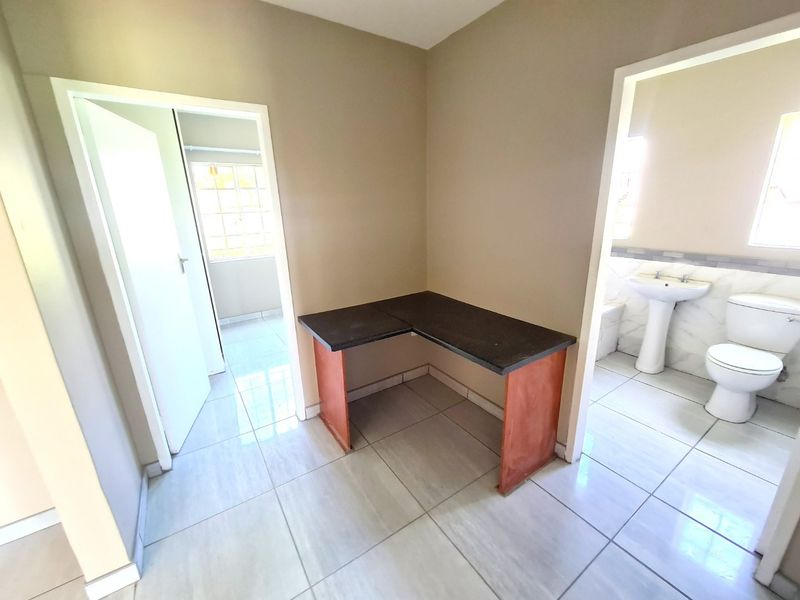 EXCLUSIVE MANDATE Newly Renovated Ground-Floor Apartment in Cashan - Photo 8