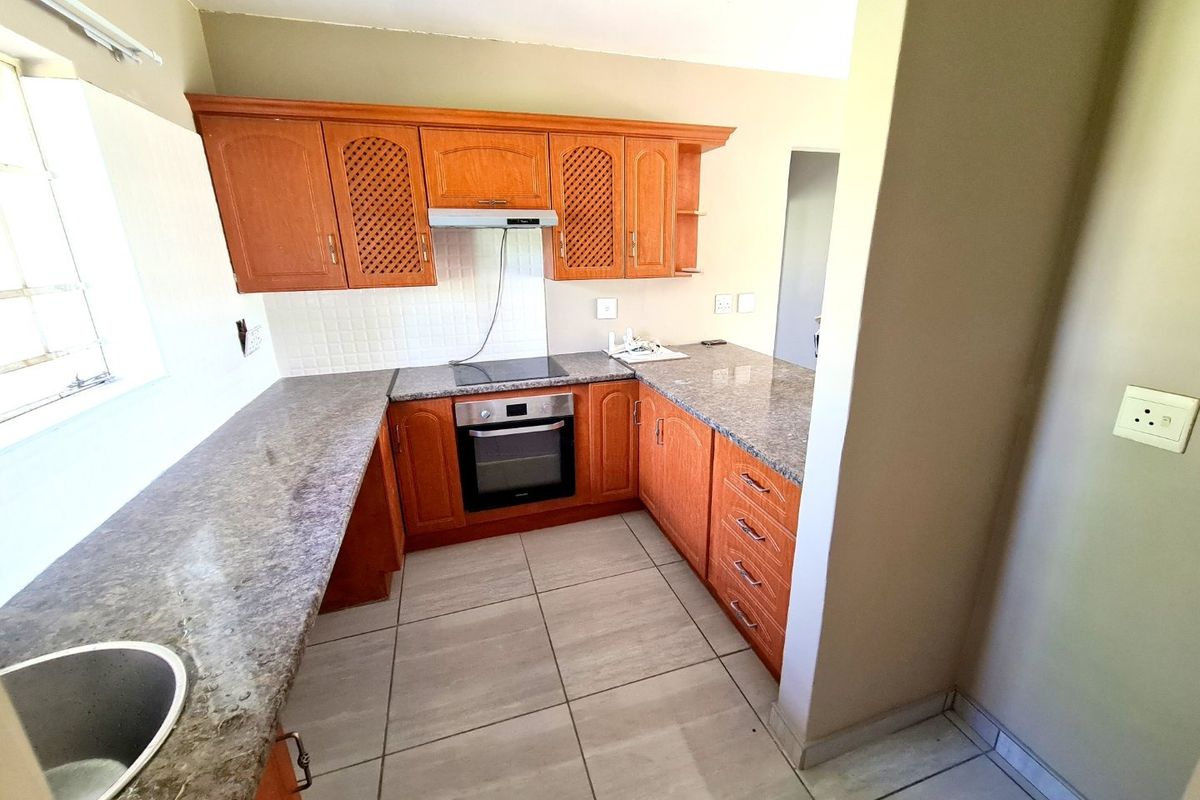 EXCLUSIVE MANDATE Newly Renovated Ground-Floor Apartment in Cashan - Photo 5