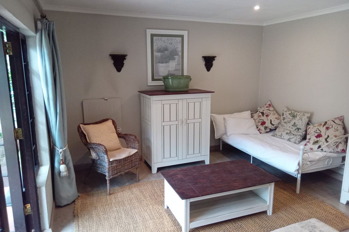 Beautiful, furnished flatlet on a stunning property. - Photo 3