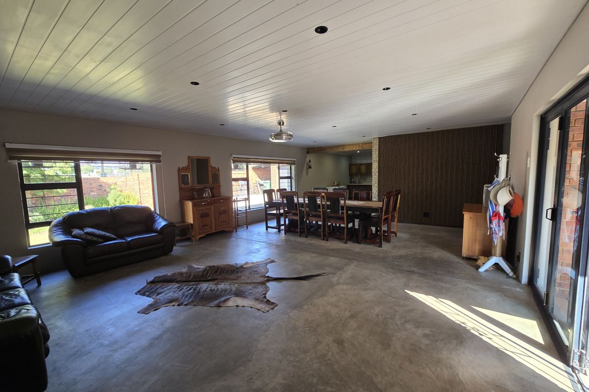 Perfect Family Home Or Convert to Business Premises! - Photo 4