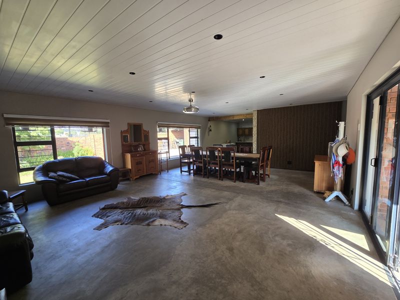 Perfect Family Home Or Convert to Business Premises! - Photo 4