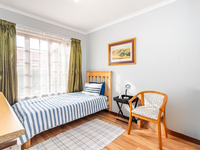 Charming Home For Sale in Little Falls, Roodepoort – Perfect Blend of Comfort and Convenience! - Photo 10