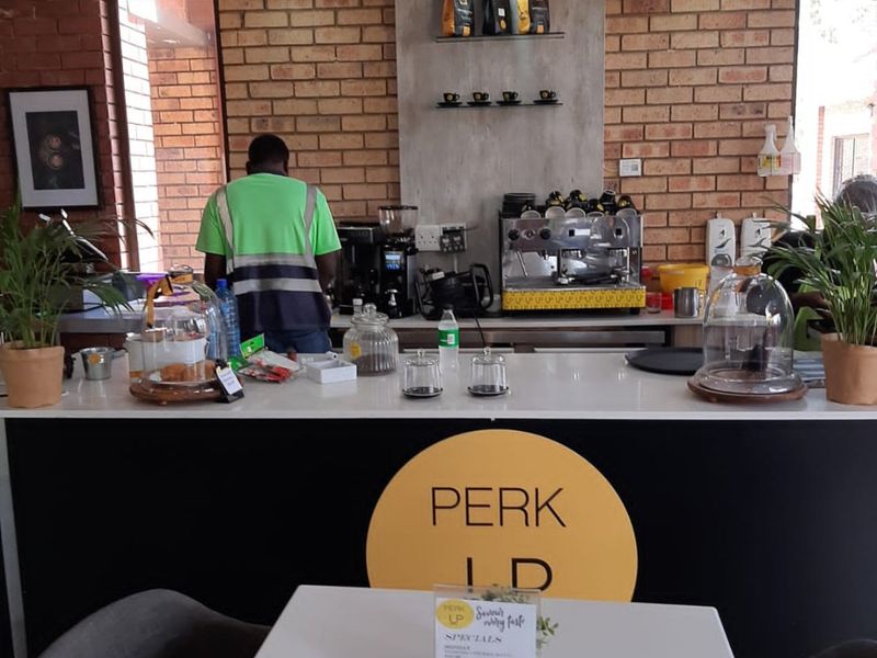 Comfortable Retirement Living in a Secure and Supportive Community - Photo 10