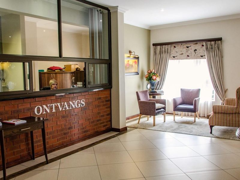 Comfortable Retirement Living in a Secure and Supportive Community - Photo 6