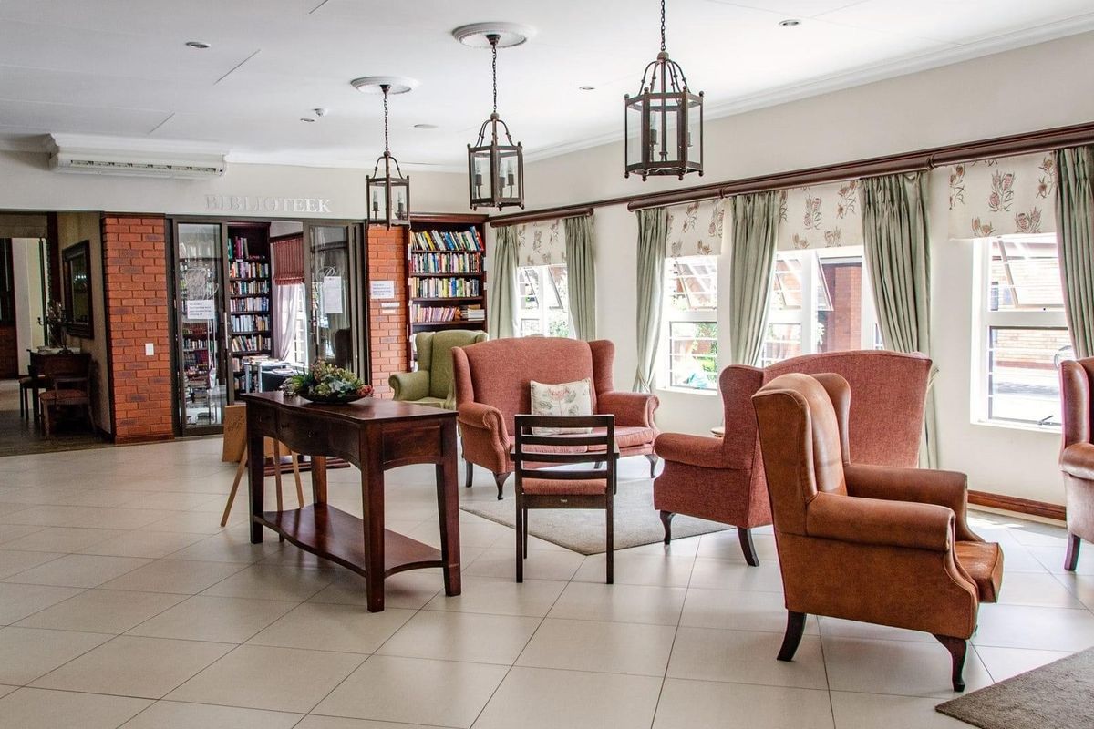 Comfortable Retirement Living in a Secure and Supportive Community - Photo 5