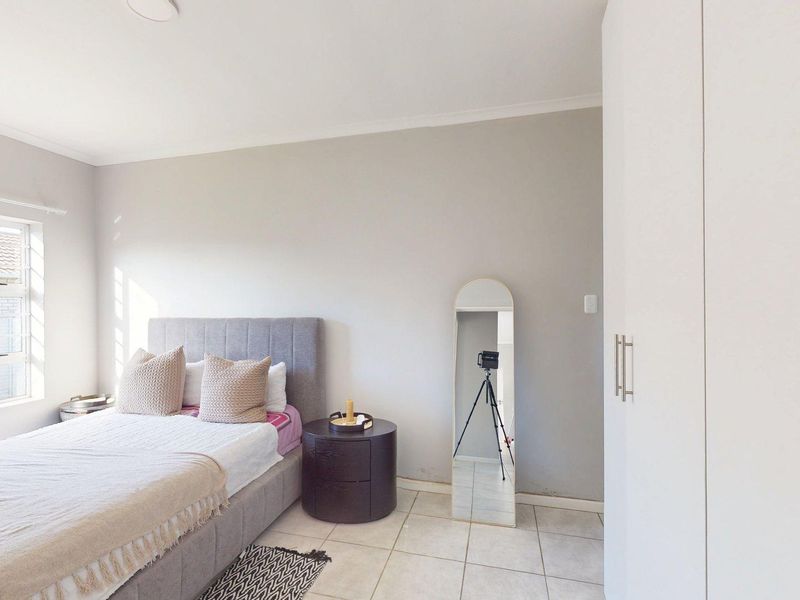 Modern 3-Bedroom Home for Sale in Lorraine - Photo 7