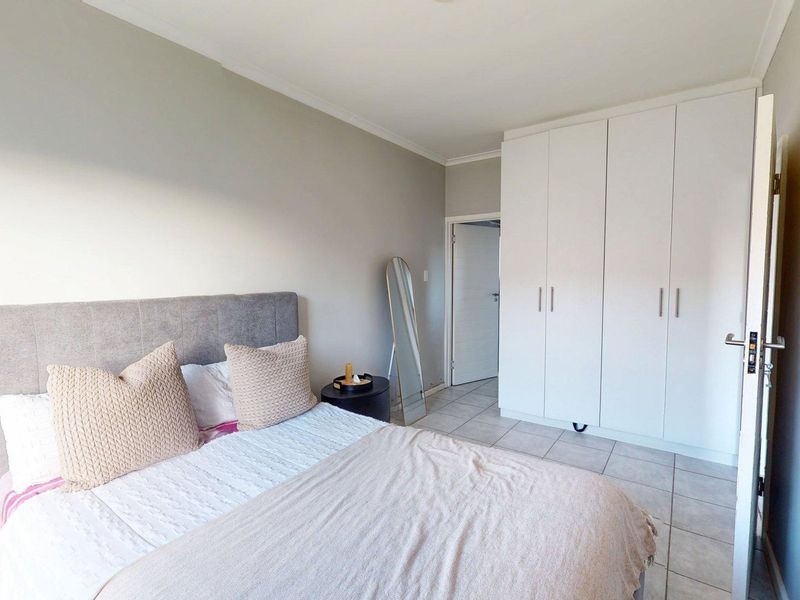 Modern 3-Bedroom Home for Sale in Lorraine - Photo 6