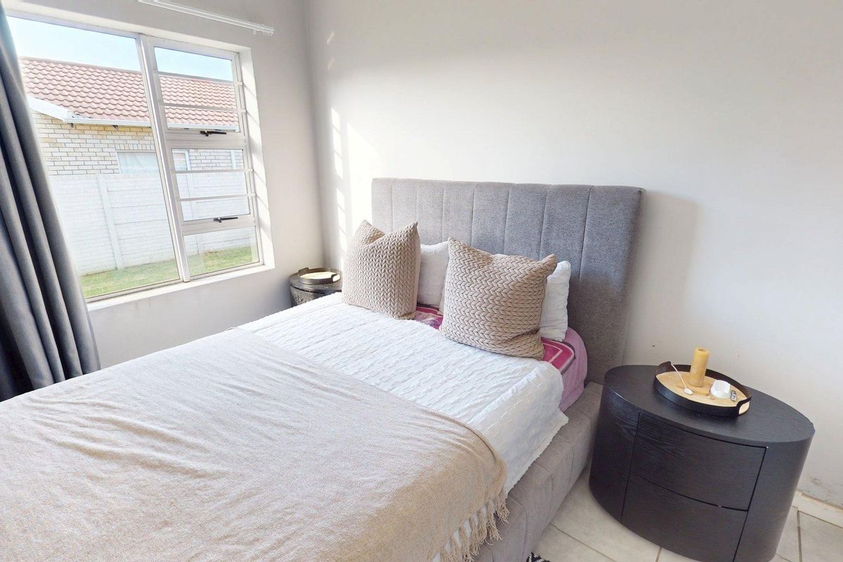 Modern 3-Bedroom Home for Sale in Lorraine - Photo 5