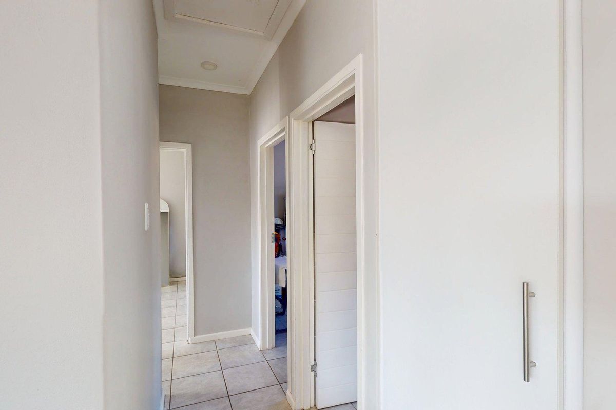 Modern 3-Bedroom Home for Sale in Lorraine - Photo 4
