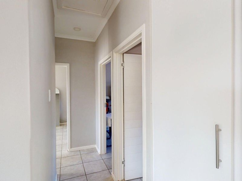 Modern 3-Bedroom Home for Sale in Lorraine - Photo 4