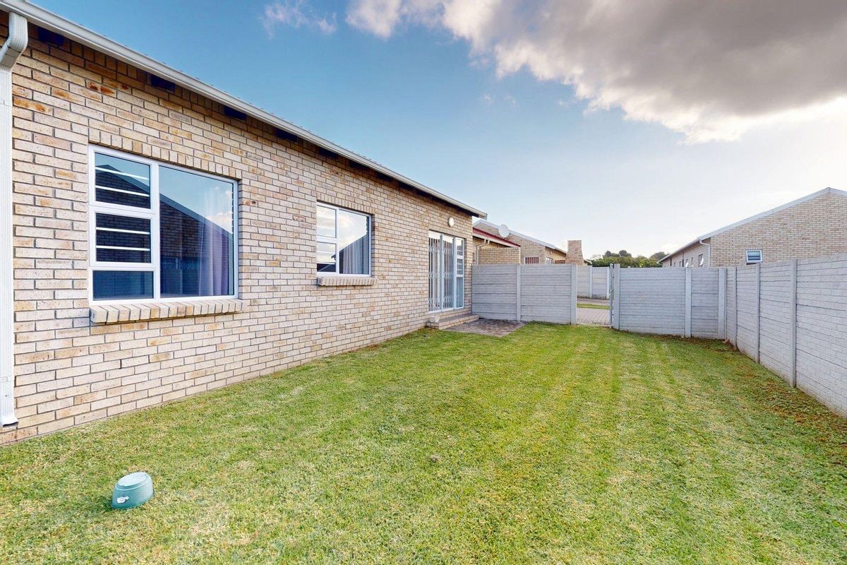 Modern 3-Bedroom Home for Sale in Lorraine - Photo 3