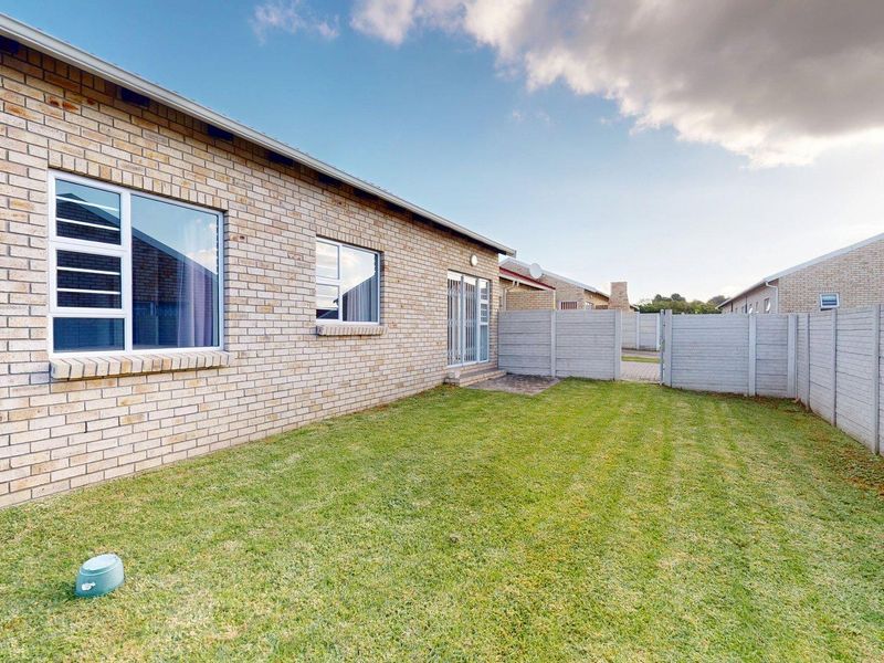 Modern 3-Bedroom Home for Sale in Lorraine - Photo 3