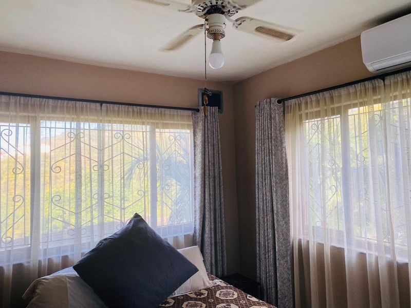 5 Bedroom home with Dual living potential and Large yard - Photo 6