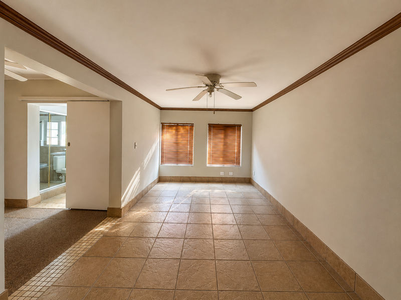 From Fireplace to Poolside – Everything You Need for Relaxed Estate Living - Photo 6