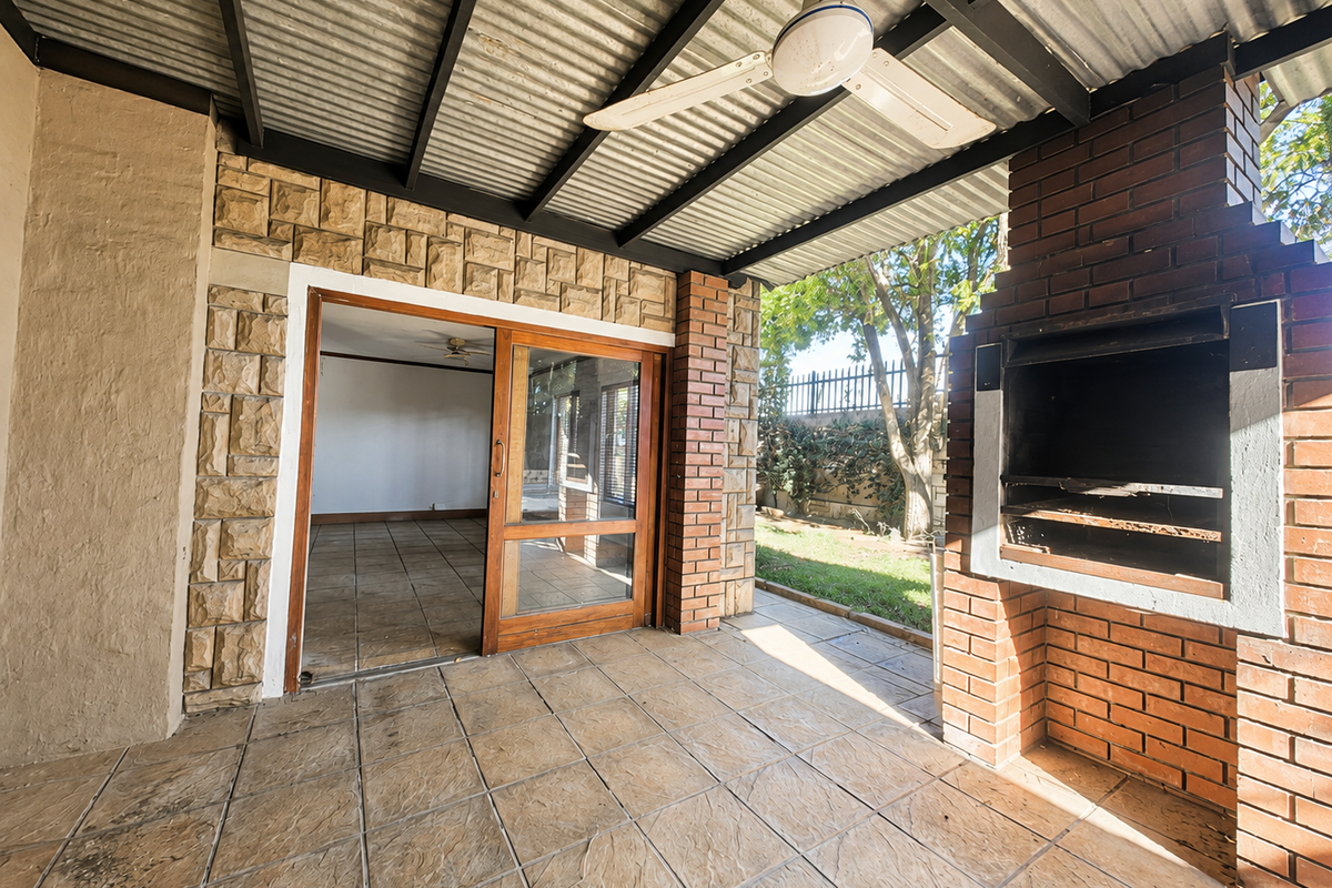 From Fireplace to Poolside – Everything You Need for Relaxed Estate Living - Photo 2