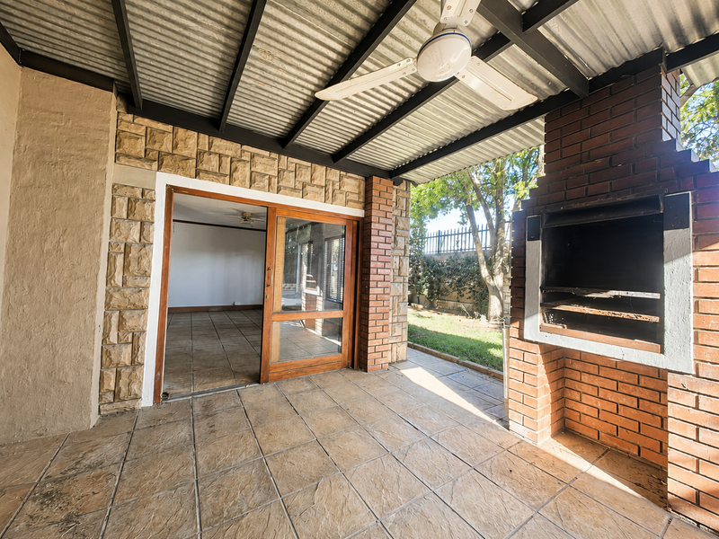 From Fireplace to Poolside – Everything You Need for Relaxed Estate Living - Photo 2