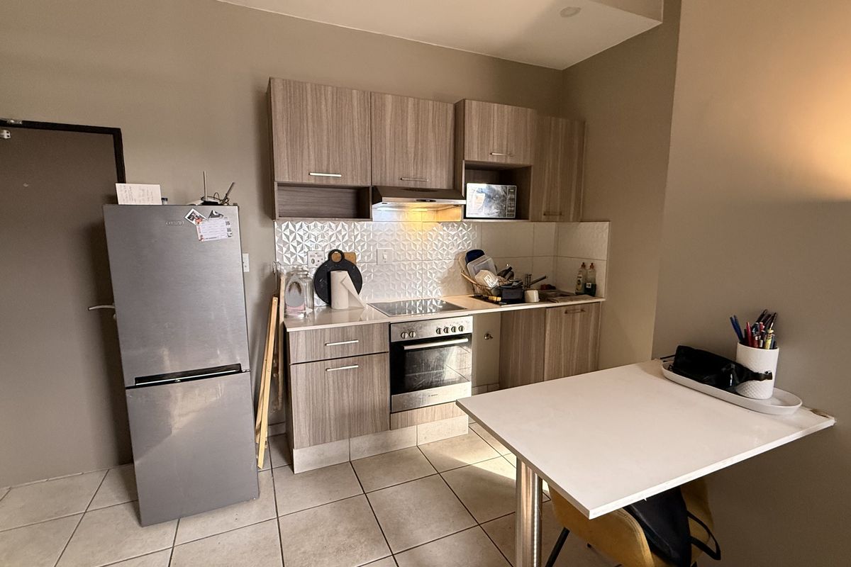 Modern Rosebank Living at The Bolton - Photo 2