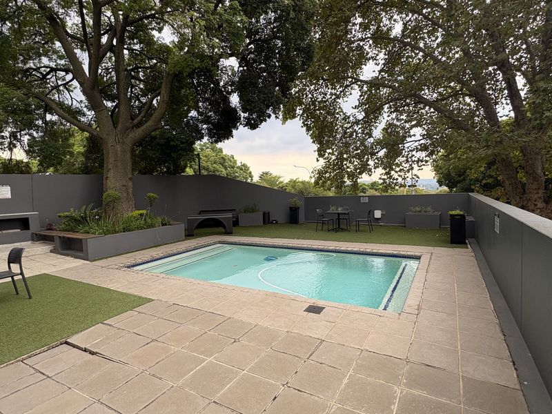 Modern Rosebank Living at The Bolton - Photo 8