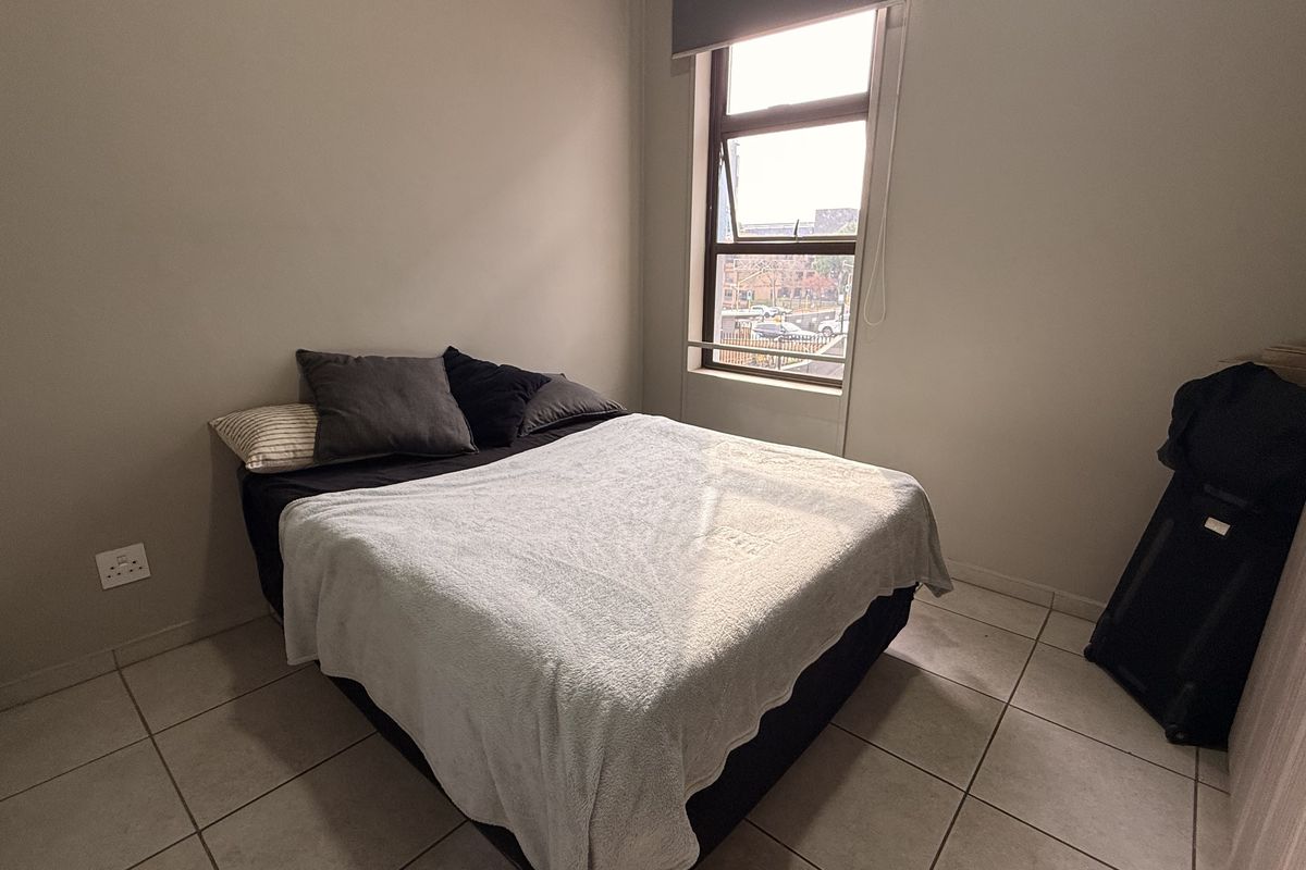 Modern Rosebank Living at The Bolton - Photo 3