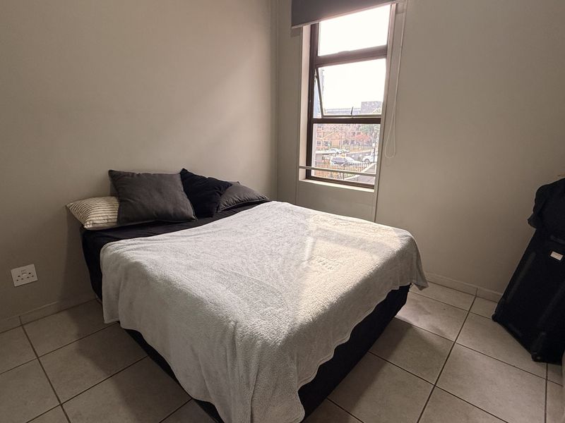 Modern Rosebank Living at The Bolton - Photo 3