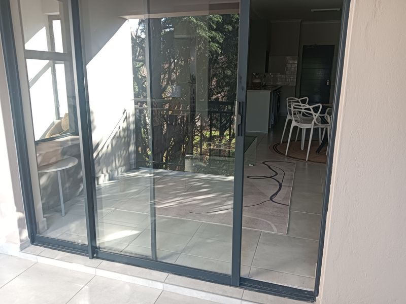 Modern 2-Bedroom Apartment for Sale in Du Vin Estate, Raslouw! - Photo 5