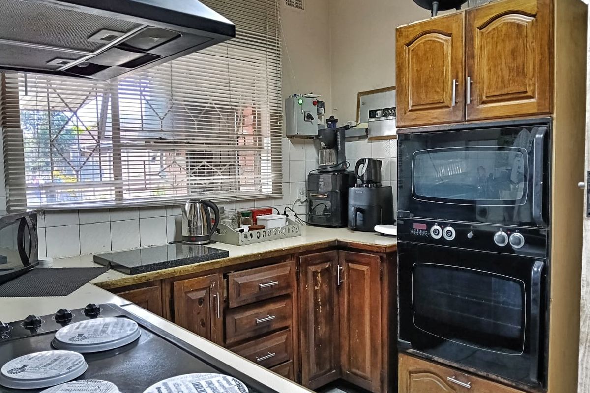 3 bed - Photo 3