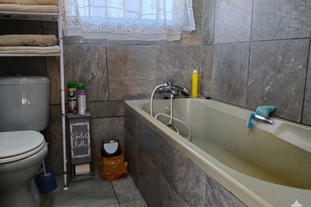 3 bed - Photo 5